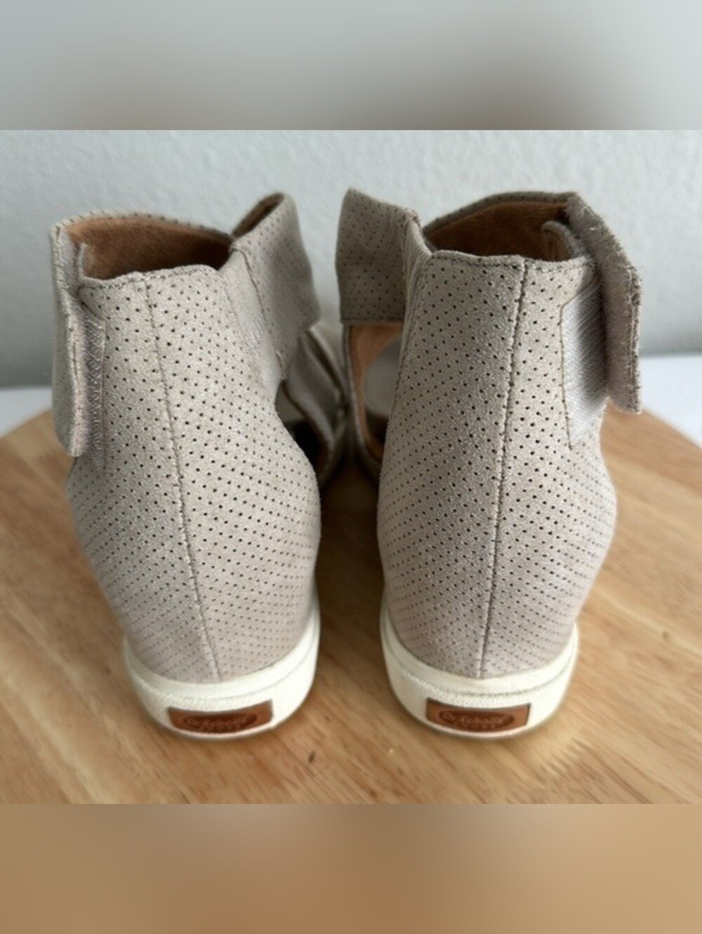 Dr. Scholl's women's comfort sandals in beige/light gray perforated suede S 8.5 - Picture 2 of 5